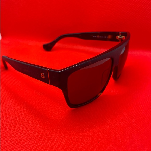 ๐ถ๏ธ "Shade in Style with Authentic Balenciaga Sunglasses!" ๐ถ๏ธ - Picture 3 of 9